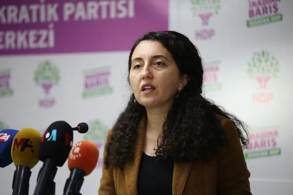 hdpden-meral-aksenere-yaylim-atesi-haddini-bil-1668007627120.jpg HDP'den Meral Akşener'e yaylım ateşi: Haddini bil - 2