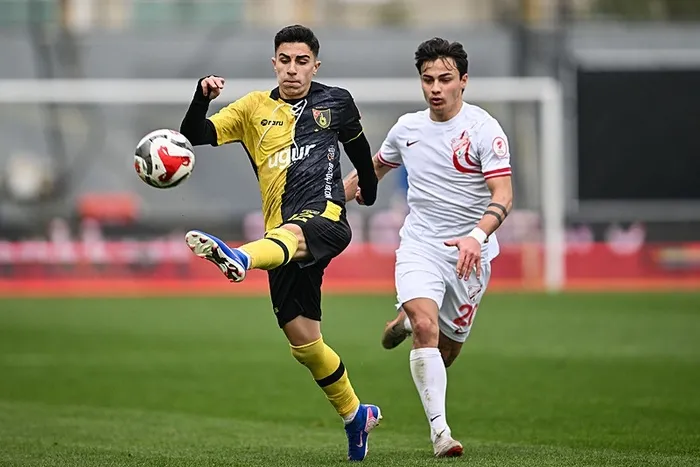 istanbulda-sessiz-mucadele-mac-sonucu-istanbulspor-0-0-boluspor-1772548547348.jpeg İstanbul'da sessiz mücadele! MAÇ SONUCU | İstanbulspor 0-0 Boluspor - 1