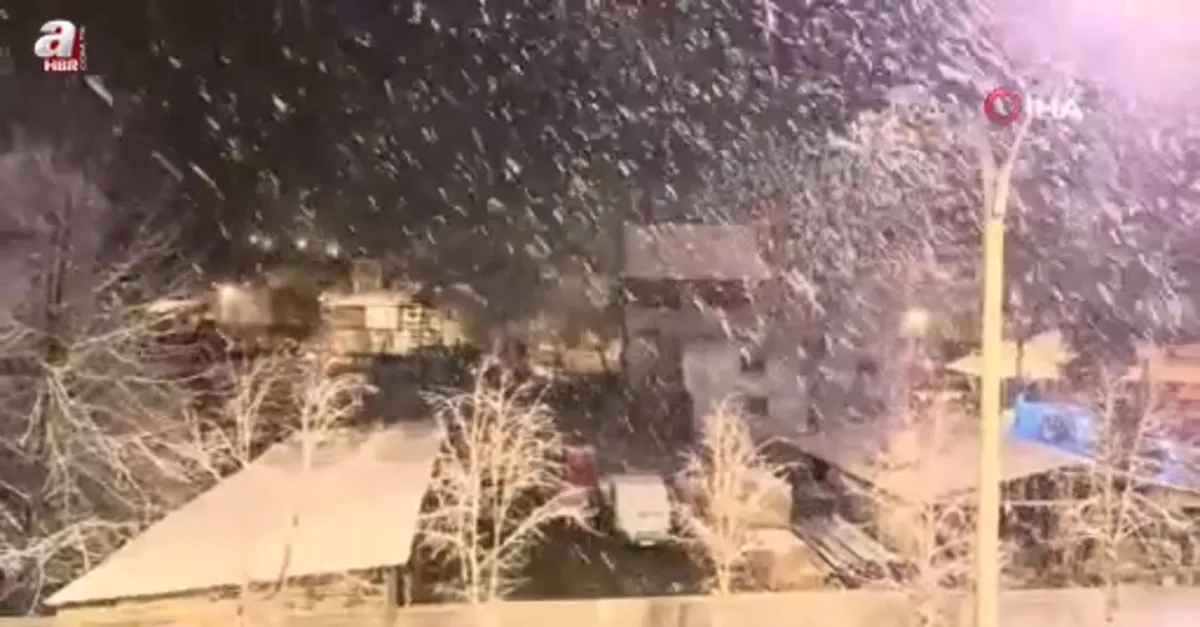 Kastamonu'ya lapa lapa kar yağdı