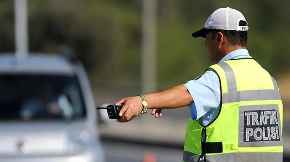 Elazığ'da makas atan araç kamerada