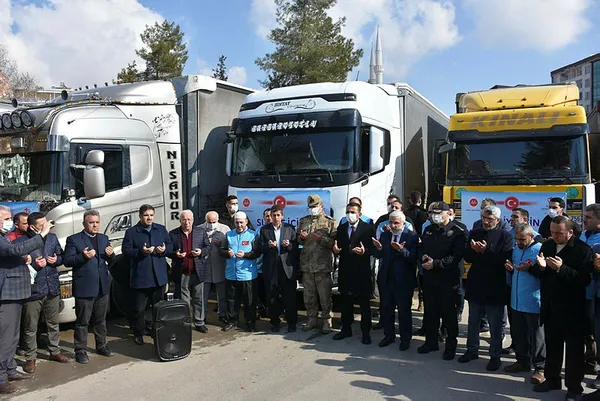 Siirt’ten İdlib kentine 4 tır yardım
