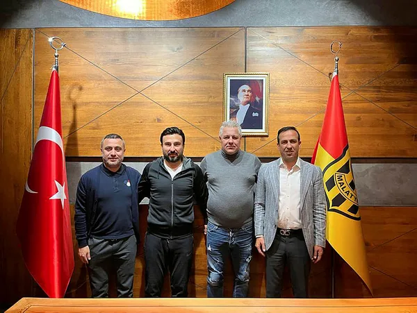 marius-sumudica-yeniden-super-ligde-iste-yeni-takimi-1633715067072.jpg Marius Sumudica yeniden Süper Lig'de! İşte yeni takımı... - 2