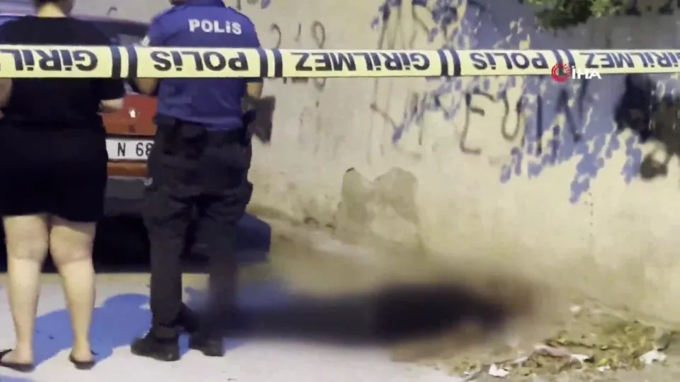 Sokak ortasında kadına dehşeti yaşattı!