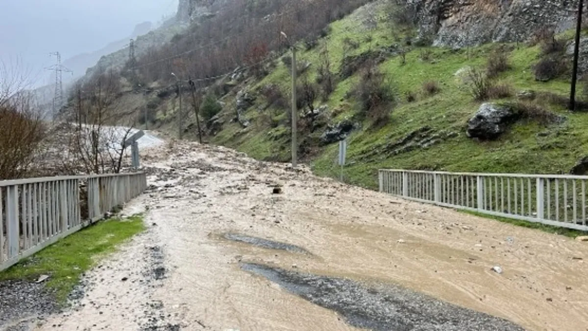 Sağanak sonucu kapanan Şırnak- Uludere kara yolu ulaşıma açıldı