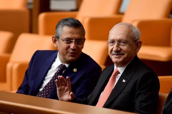 CHP’de Genel Başkanlık seçimini Kemal Kılıçdaroğlu mu Özgür Özel mi kazanır? İşte kulislerde konuşulan isim…