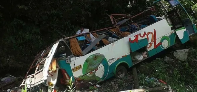 Peru’da otobüs uçuruma yuvarlandı: 19 ölü