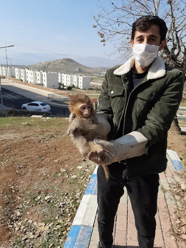 1613997586705.jpg Yurda kaçak yolla sokmak istediler! Sınırda yakalandı - 3