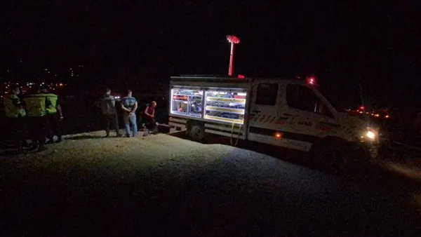 Afyonkarahisar’da otomobil 100 metrelik uçurumdan aşağı düştü: 1 ölü 4 yaralı - 4