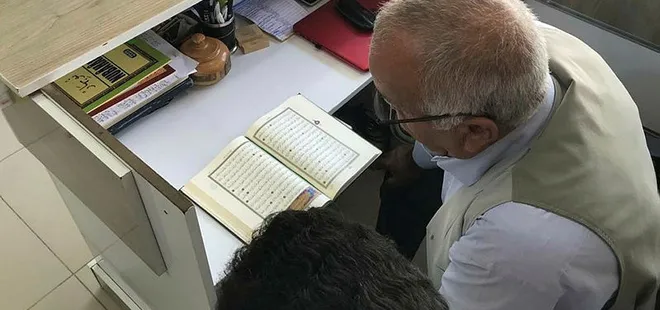 70 yaşındaki yaşlı adamdan örnek hareket! Kur'an-ı Kerim'i öğrendi