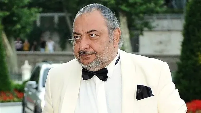 ¡Este no es su primer incidente! Reha Muhtar, incluida en la lista negra, profirió insultos en el avión.