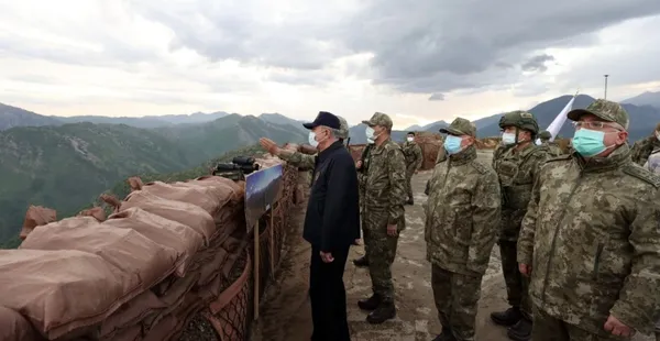 Son dakika: Milli Savunma Bakanı Hulusi Akar Irak'ın kuzeyinde - 3