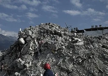 Danıştay kentsel dönüşümü durduran kararı 5 mahalleyi enkaz altında bıraktı! Yüzlerce insan burada can verdi