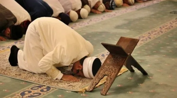 tesbih-namazi-ne-zaman-kilinir-4-rekat-tesbih-namazi-nasil-kilinir-fatiha-ve-sureden-sonra-1682018916561.jpg Tesbih namazı ne zaman kılınır? 4 rekat tesbih namazı nasıl kılınır? Fatiha ve sureden sonra... - 6