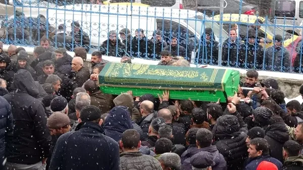 1703361465485.jpeg Eski arkadaşını yanlışlıkla öldürdü: Amacı, 9 bıçak darbesiyle yaralamaktı - 4