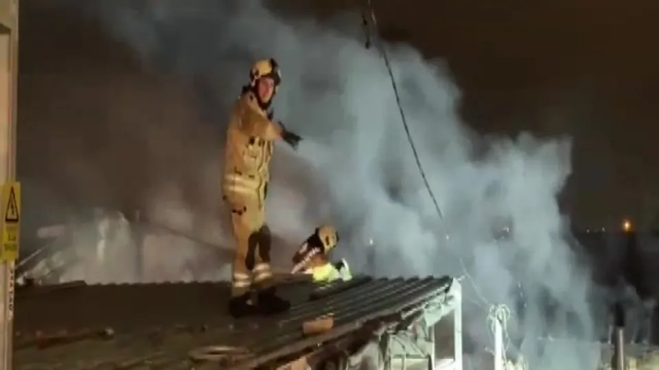 Sultangazi’de iki iş yerinde yangın