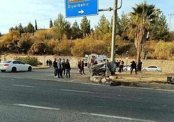 Adıyaman'da iki otomobil birbirine girdi: 7 yaralı