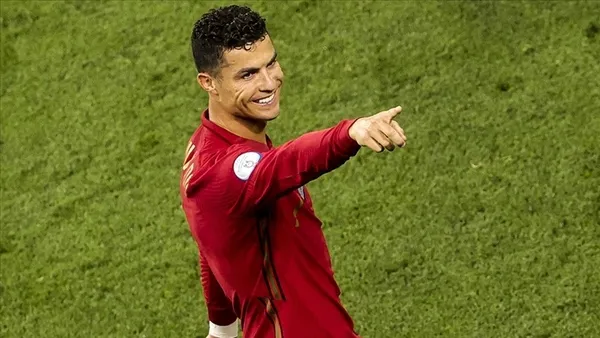 1670276465126.jpg Galatasaray Cristiano Ronaldo'yu ikna edebilir! Eski Başkan Adnan Polat'tan flaş Ronaldo açıklaması - 3