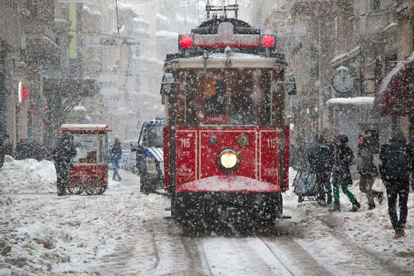 meteoroloji-yeni-hava-durumu-raporunu-yayinladi-istanbula-kar-geliyor-54-ile-kar-uyarisi-18-ocak-istanbul-anka-1642483885350.jpg Meteoroloji yeni hava durumu raporunu yayınladı! İstanbul'da beklenen kar yağışı başladı | 54 ile kar uyarısı | 18 Ocak İstanbul, Ankara hava durumu - 7
