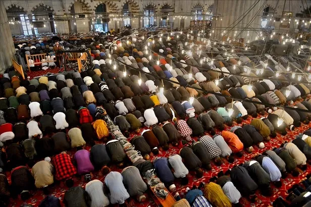İstanbul bayram namazı saati: 13 Mayıs 2021 Ramazan Bayramı namazı İstanbul'da saat kaçta kılınacak? Diyanet takvimi! - 5