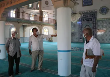 Denizli'de camiye çirkin saldırı: Boyayla tahrip ettiler