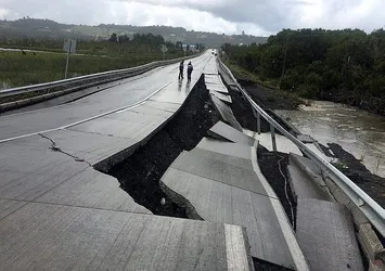 Şili'de 7,7 büyüklüğünde deprem