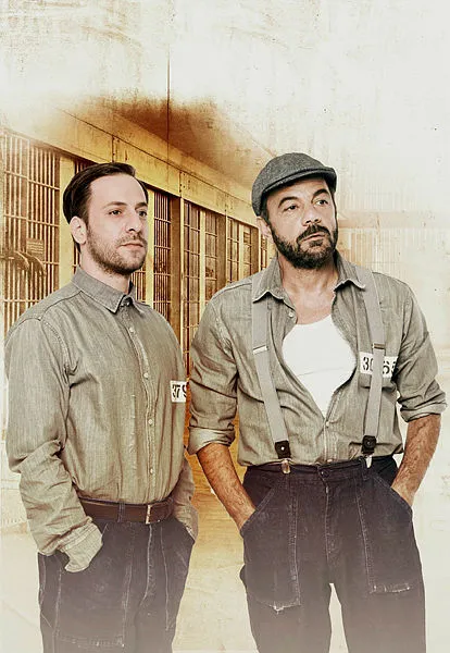Kerem Alışık 'Esaretin Bedeli' oyunundaki oyunculuğuyla sahnede devleşti - 3