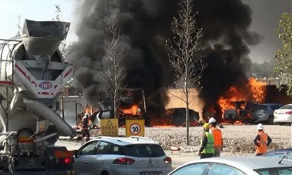 Ankara’da park halindeki 6 araç alev alıp yandı