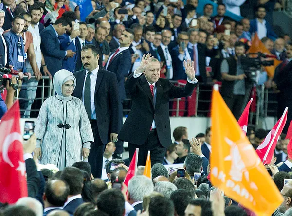 Cumhurbaşkanı Erdoğan, AK Parti’nin seçim beyannamesini açıkladı