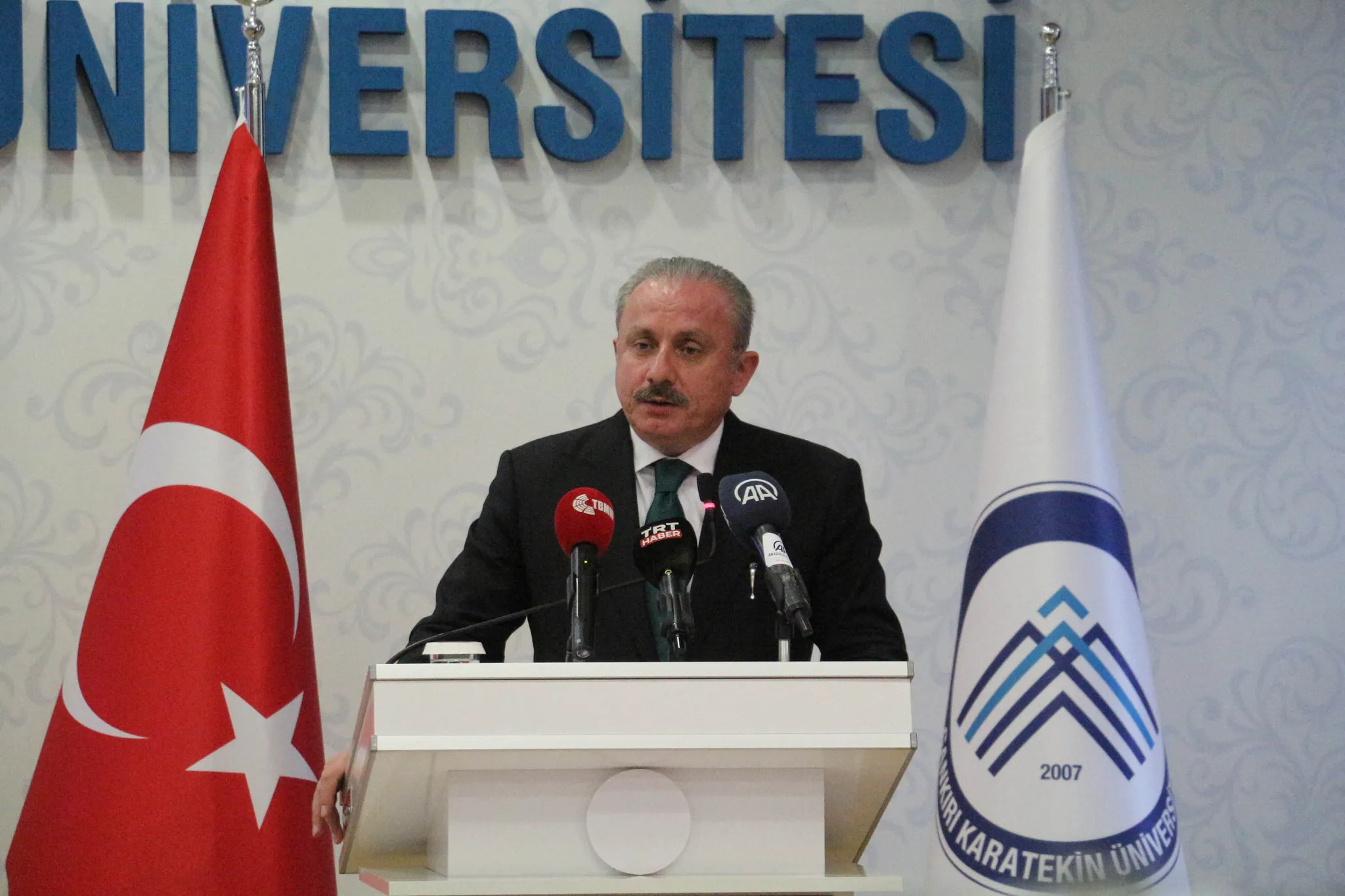 TBMM Başkanı Şentop'tan 'başörtüsü' açıklaması: Kanun bağlamında ele almak yanlış