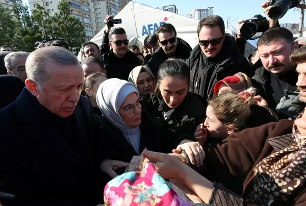baskan-erdogan-acikladi-universiteler-yaza-kadar-kapali-uzaktan-egitime-gecildi-mart-ve-nisan-celpleri-de-erte-1676118622060.jpg Başkan Erdoğan açıkladı: Üniversiteler yaza kadar kapalı! Uzaktan eğitime geçildi | Mart ve Nisan celpleri de ertelendi - 9