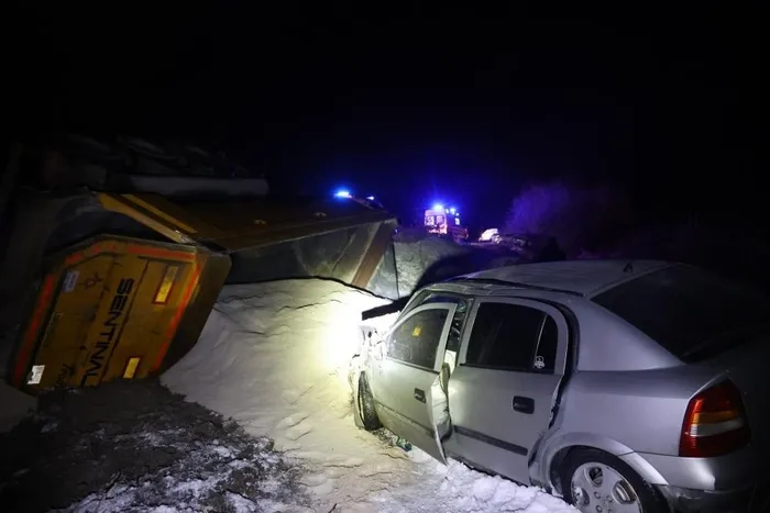 buzlanma-kazalari-felakete-yol-acti-12-kisi-yaralandi-1766860221970.jpeg Fotoğraf (İHA)