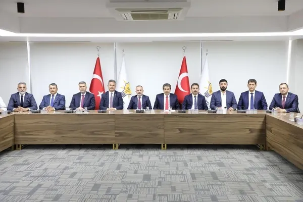 AK Parti’den halka hizmet sunmayan 11 şehrin CHP’li belediyelerine manifesto! Zehir zemberek sözler