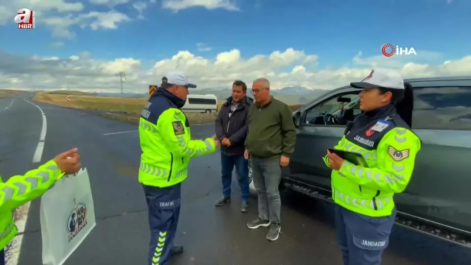 Jandarma örnek sürücüleri ödüllendirdi