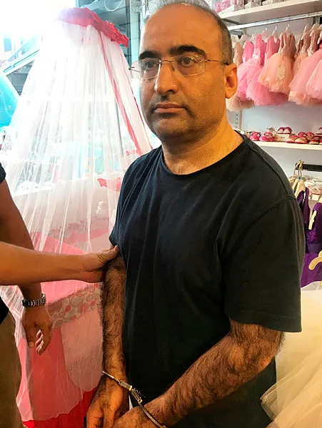 Deniz Kuvvetleri Komutanlığı imamı çocuk mağazasında yakalandı - 1