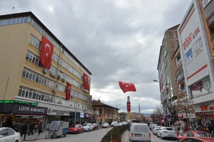 Türkiye Mehmetçik için tek yürek oldu! Her yer Türk bayrağıyla donatıldı