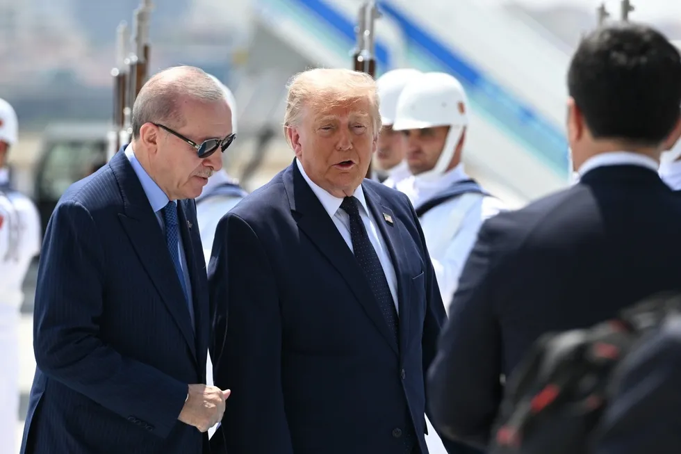 abd-baskani-donald-trump-ankarada-baskan-erdogandan-karsilama-1783423699658.jpeg ABD Başkanı Donald Trump Ankara'da! Başkan Erdoğan'dan karşılama - 4