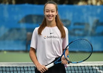 Milli tenisçi Zeynep Sönmez tarih yazdı