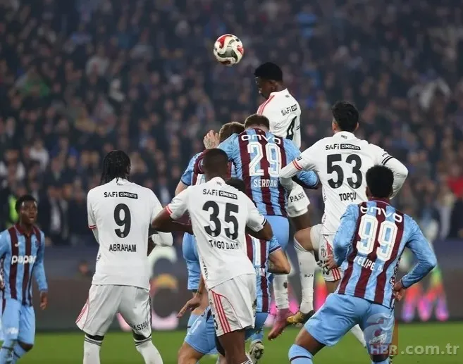 VAR kayıtları açıklandı! Trabzonspor-Beşiktaş derbisindeki kırmızı kartta ne konuşuldu? 11