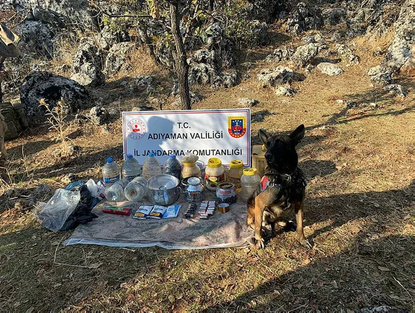 adiyamanda-pkkya-ait-yasam-malzemeleri-ele-gecirildi-1668266933939.jpg Adıyaman'da PKK'ya ait yaşam malzemeleri ele geçirildi - 1