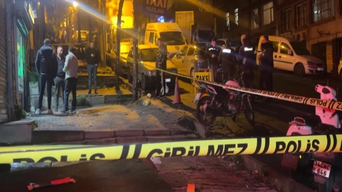 Şişli'de korku dolu anlar! Sokakta yürürken silahlı saldırıya uğradı