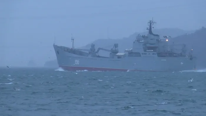 Son dakika: Rus savaş gemileri peş peşe İstanbul Boğazı'ndan geçti - 3