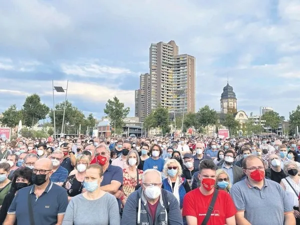 Almanya’nın başbakan adayı Olaf Scholz’dan çifte vatandaşlık sözü