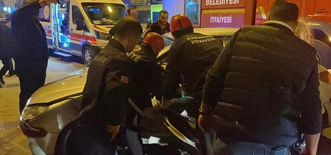 Karaman'da iki araç çarpıştı! Sürücü araçta sıkışınca itfaiye ekipleri kurtardı