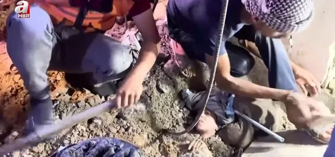 Soykırım ordusu Gazze’de sivil evleri bombalıyor! Molozlar arasında hayata tutundu