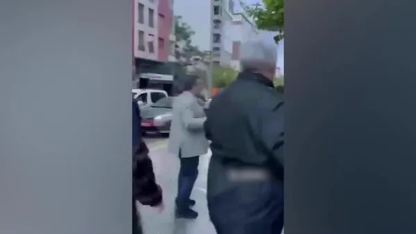 Eskişehir'de akılalmaz görüntüler! CHP ve HDP üyeleri, AK Parti il binasına giden kadına saldırdı - 1