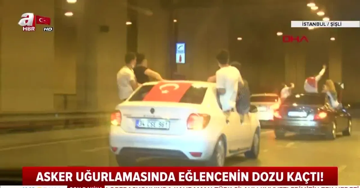 İstanbul'da asker uğurlamasında eğlencenin dozu kaçtı |Video