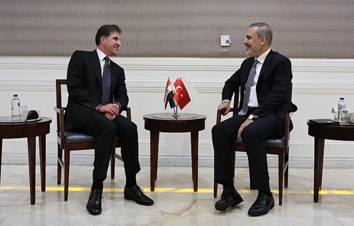 bakan-fidan-tahranda-ikby-baskani-barzani-ile-gorustu-1722362300535.jpg Bakan Fidan, IKBY Başkanı Neçirvan Barzani ile Tahran'da bir araya geldi.