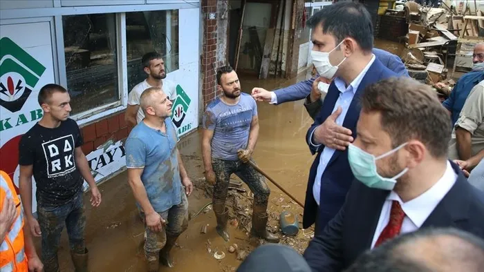 Son dakika: Çevre ve Şehircilik Bakanı Murat Kurum'dan Artvin ve Rize'deki sel felaketi hakkında açıklama - 1