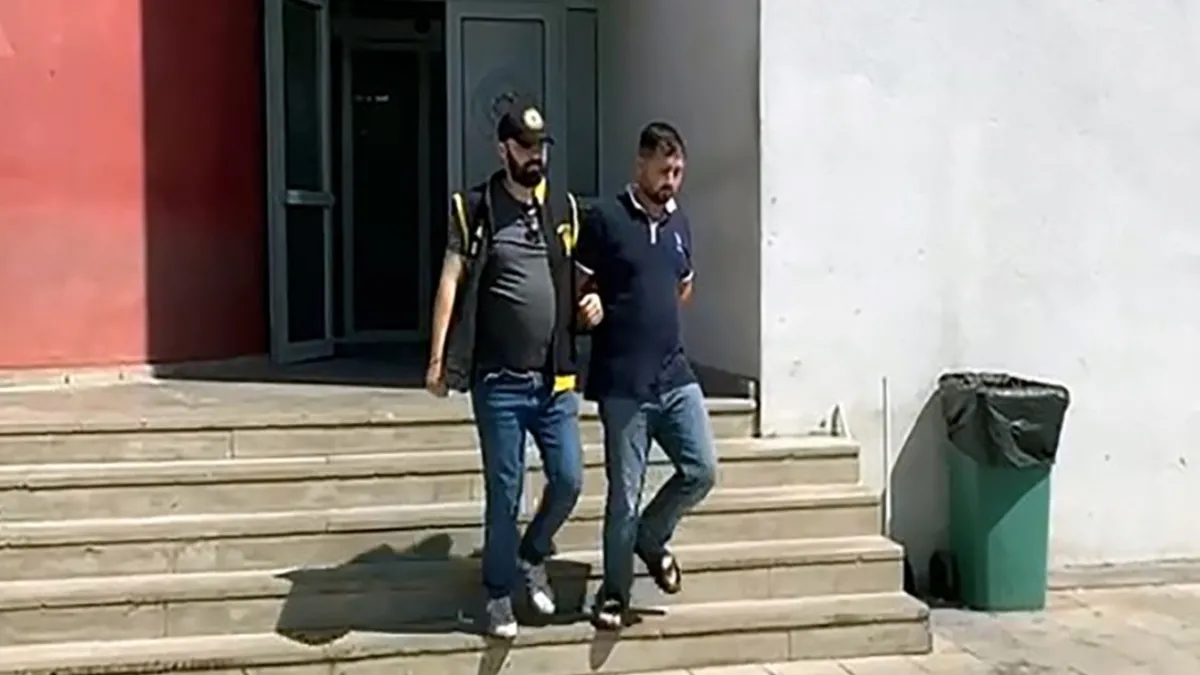 Emekliyi dolandırdı alışveriş merkezinde yakalandı