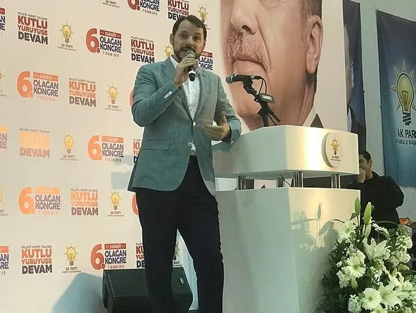 Bakan Albayrak AK Parti Kadıköy 6. Olağan Kongresi'nde o isimlere sert tepki gösterdi - 1